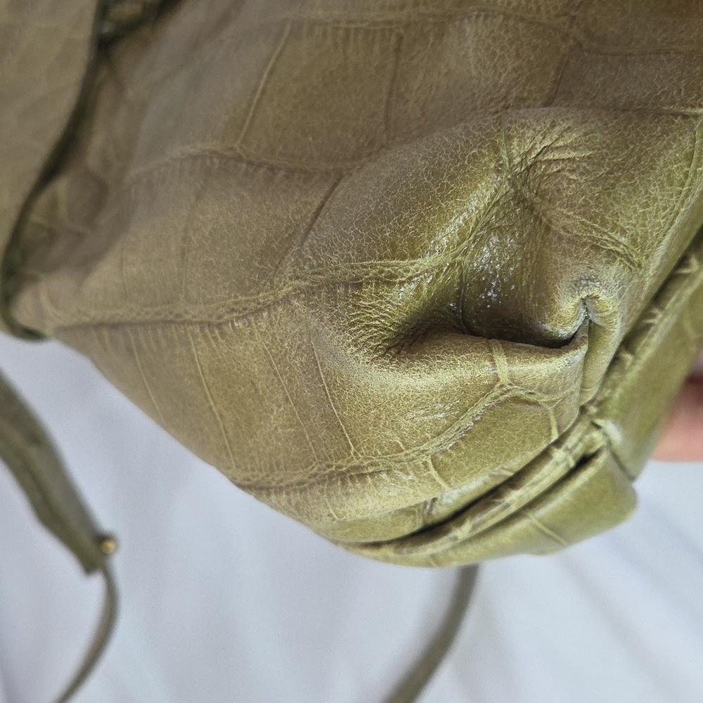 Vintage Brahmin Crocodile Embossed Olive Green Leather Crossbody Purse - Picture 8 of 17